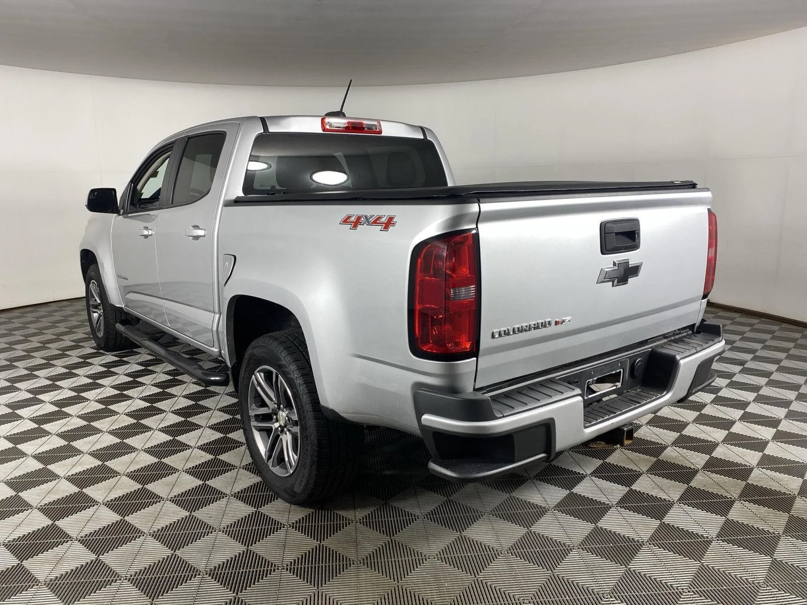 Used 2019 Silver Ice Metallic Chevrolet 4WD Work Truck image 8