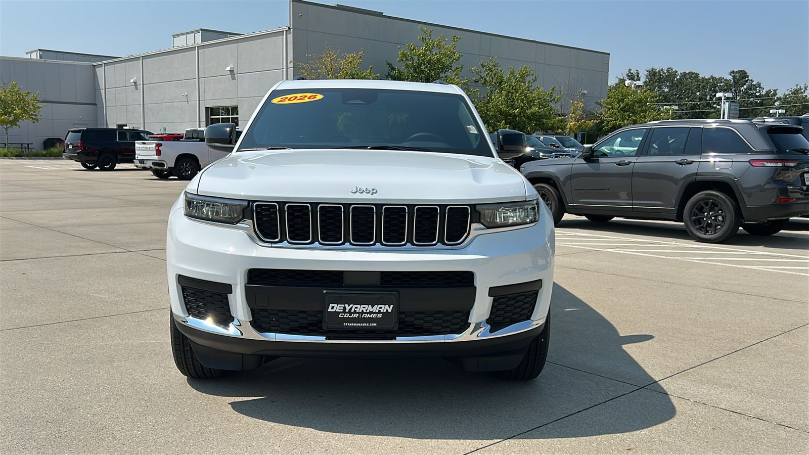 New 2026 Bright White Clear-Coat Exterior Paint Jeep Laredo X image 9
