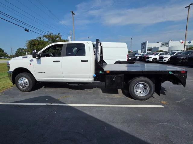 New 2026 Bright White Clearcoat RAM Tradesman image 4
