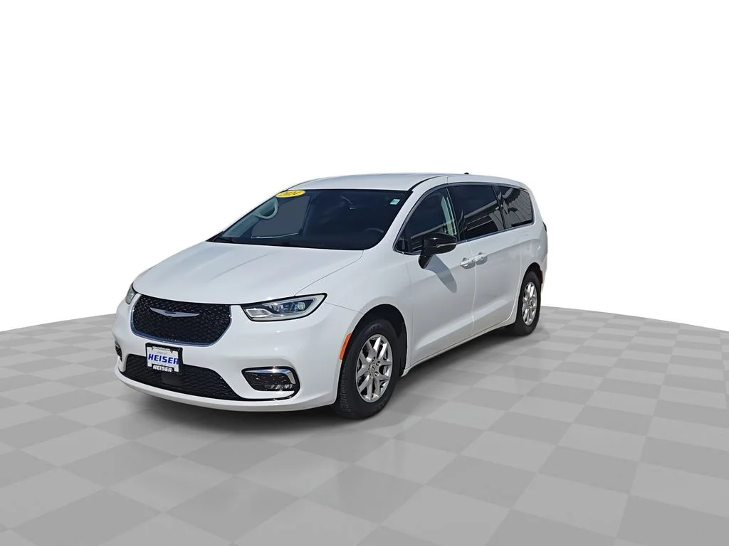 Used 2024 White Chrysler Touring L image 4