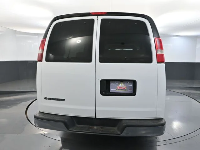 2017 Chevrolet Express Passenger LS - Photo 6