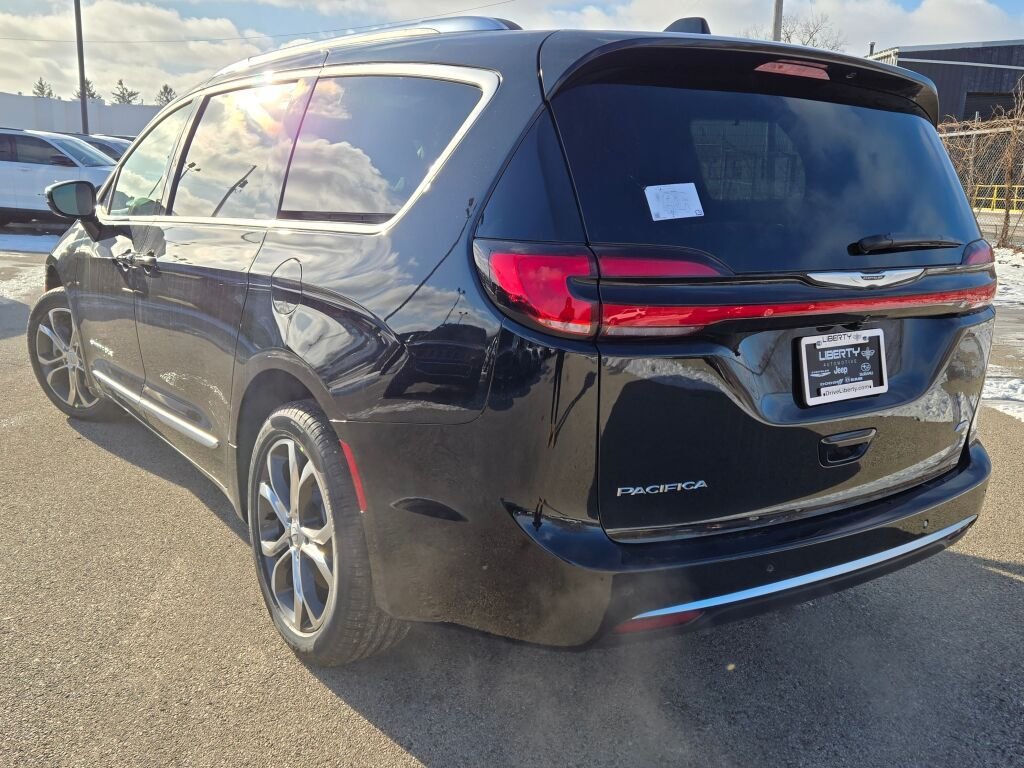 New 2026 Diamond Black Crystal Pearl-Coat Exterior Paint Chrysler Pinnacle image 15