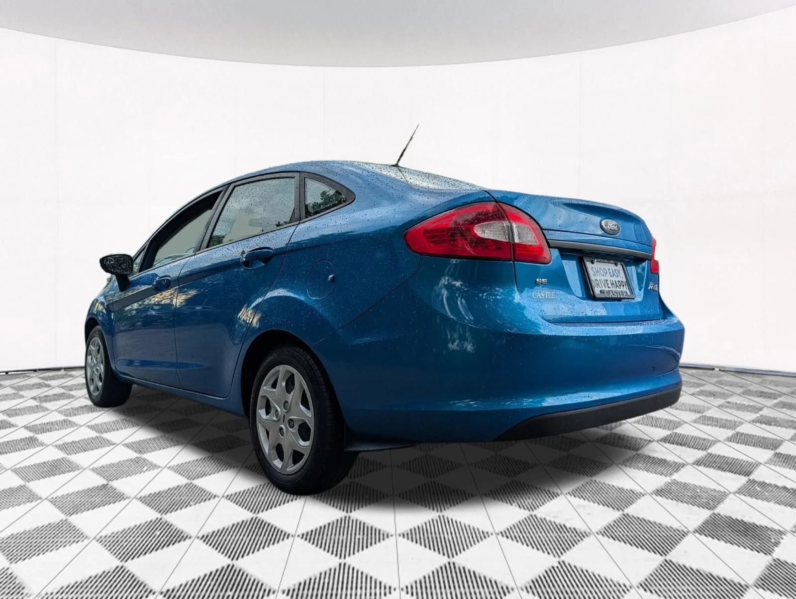 Used 2012 Blue Ford SE image 10