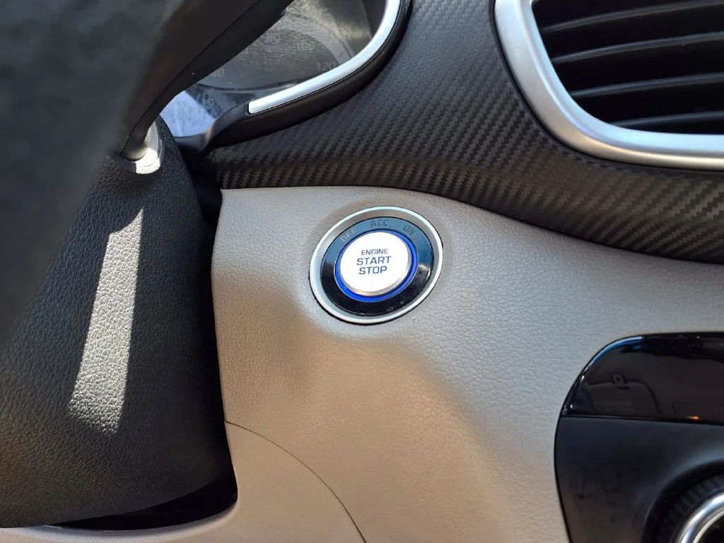 Used 2020 Silver Hyundai Value image 19
