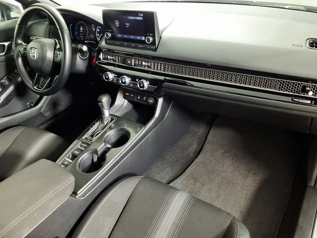Used 2025  Honda Sport image 13