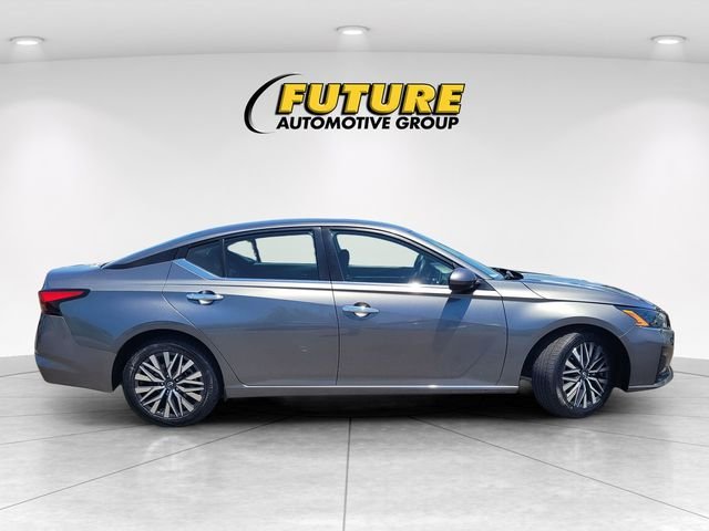 Used 2023 Gray Nissan 2.5 SV image 3