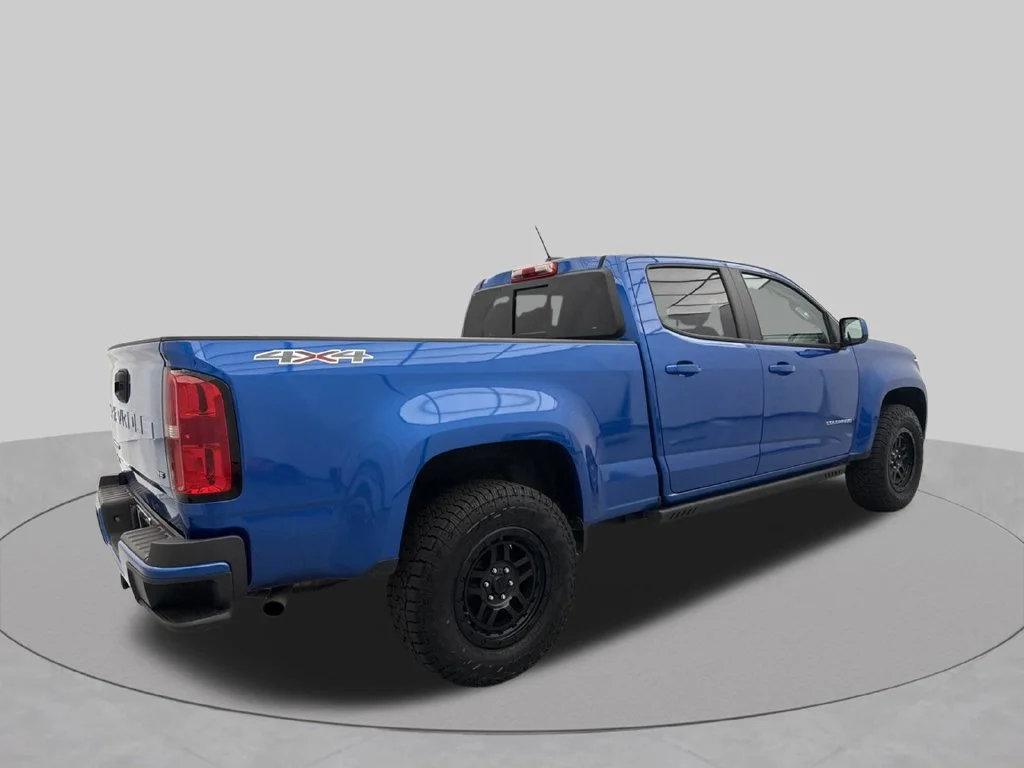 2021 Chevrolet Colorado LT Crew Cab Pickup Slide 10