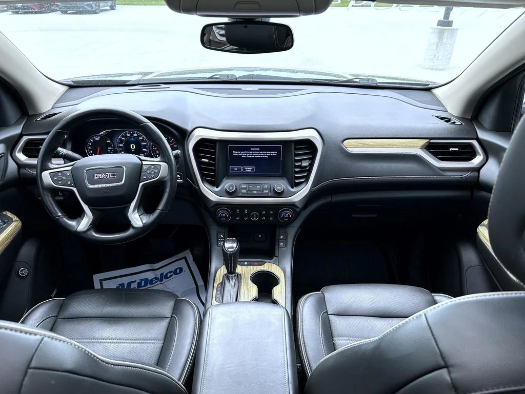 Used 2019 Silver GMC Denali image 13