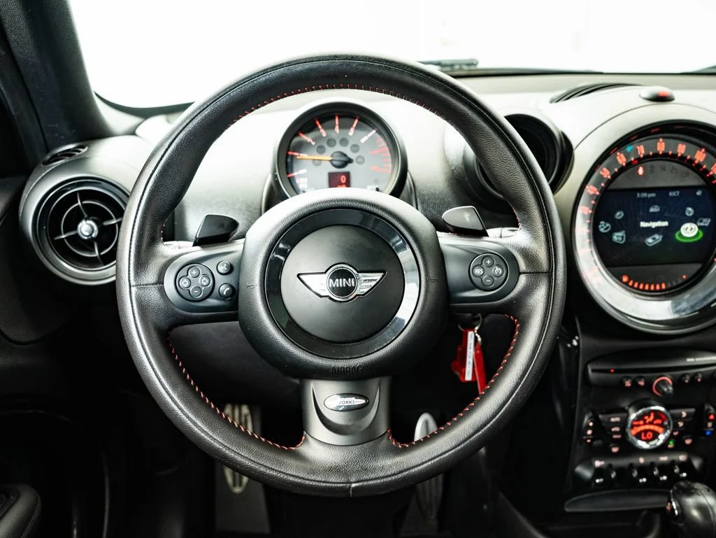 Used 2016 Absolute Black Metallic MINI  image 36