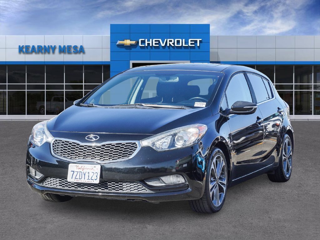 Used 2016 Black Kia EX image 3