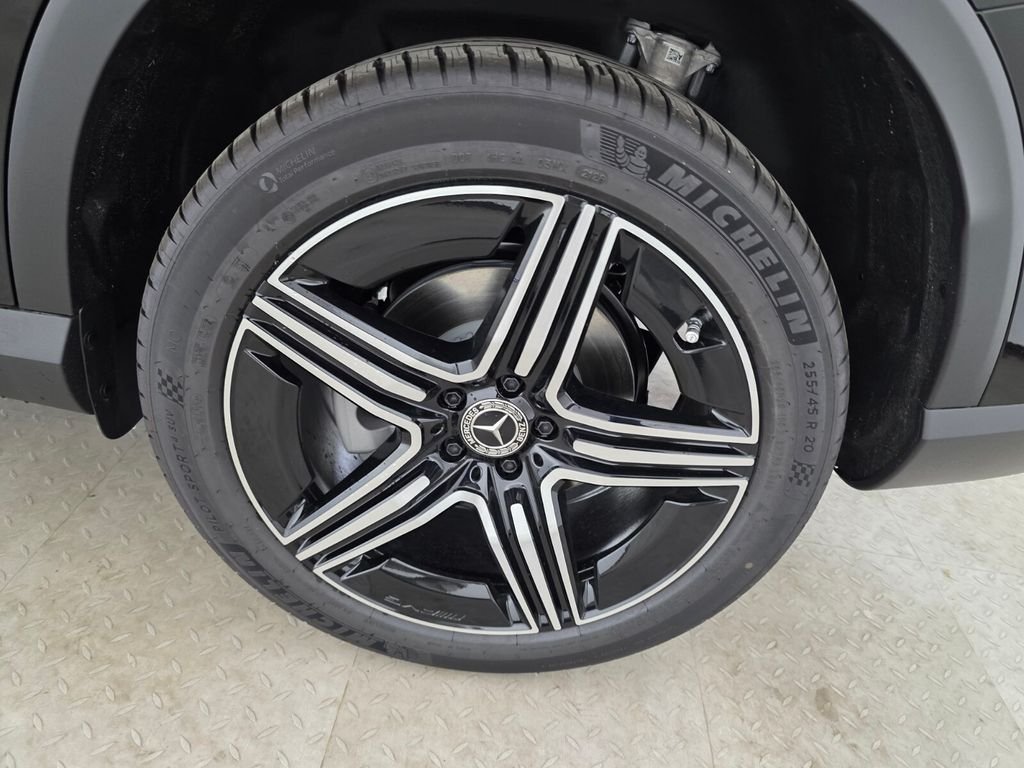 New 2027 Black Mercedes-Benz GLC 300 image 12