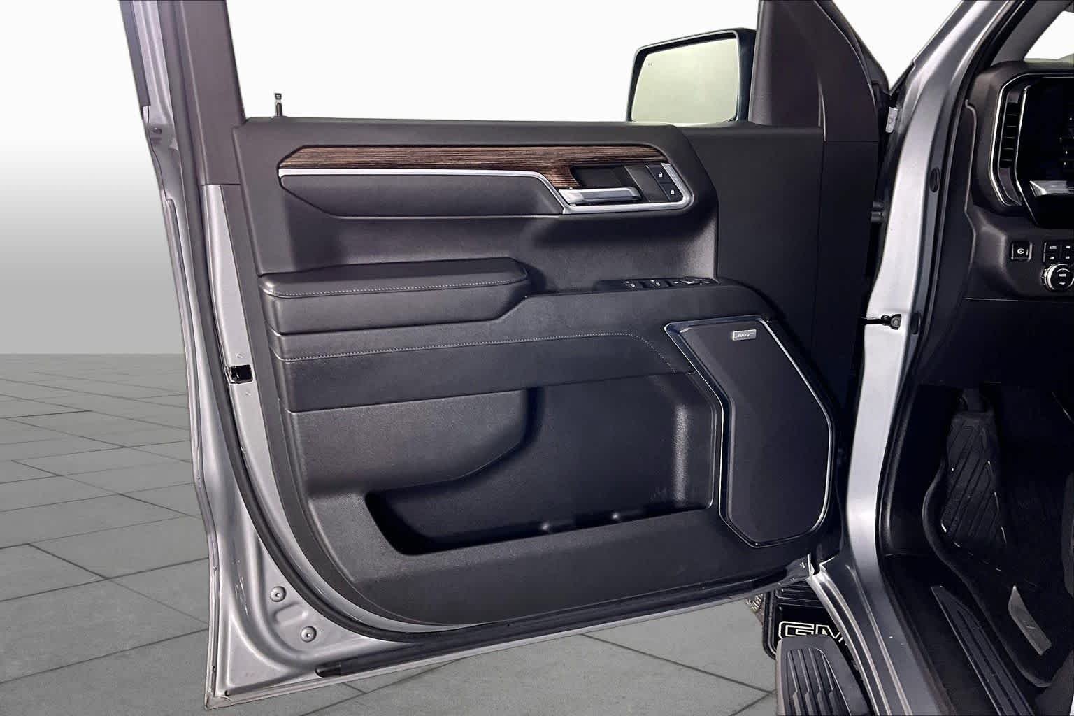 Used 2024 Sterling Metallic GMC Elevation image 21
