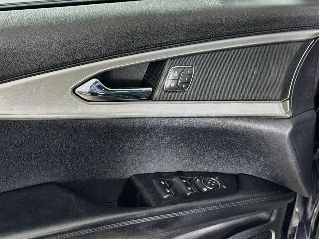 Used 2019 Infinite Black Metallic Lincoln Standard image 20