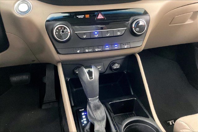 Used 2019 White Hyundai Value image 8