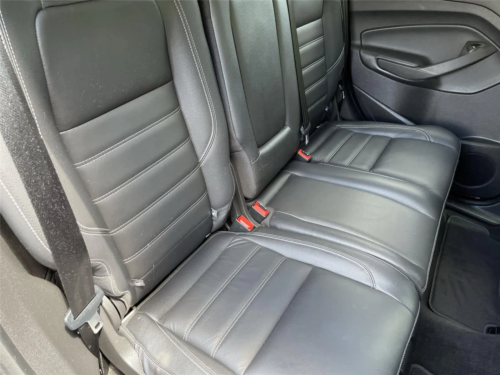 Used 2018 Ruby Red Metallic Tinted Clearcoat Ford SEL image 17