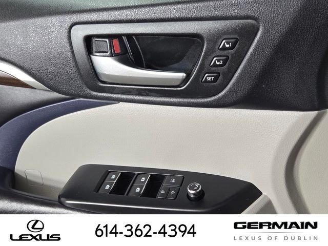 Used 2016 Silver Toyota Limited image 26