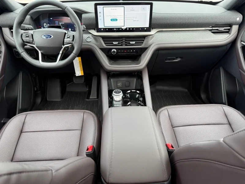 New 2026 Star White Metallic Tri-Coat Ford Platinum 4WD image 9