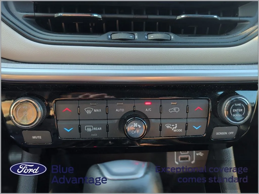 Used 2025 Silver Jeep Limited image 11
