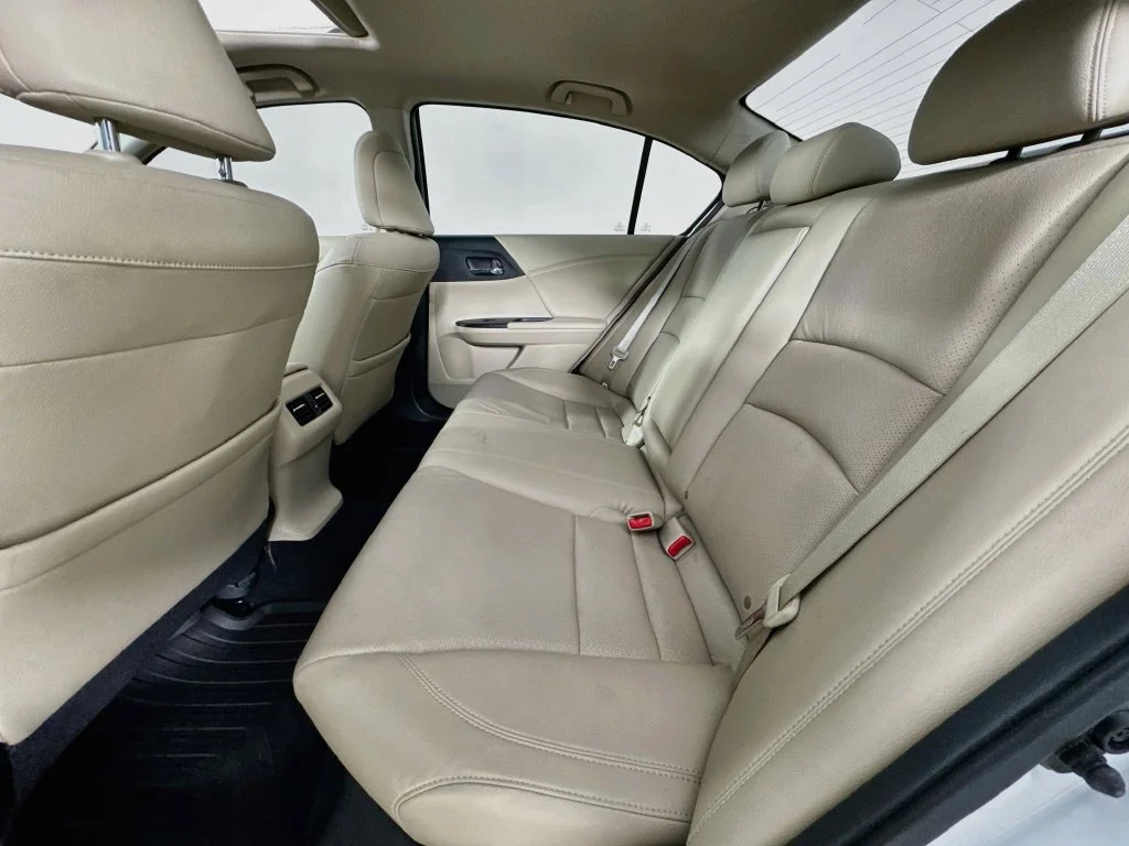 Used 2015 White Honda EX-L image 30