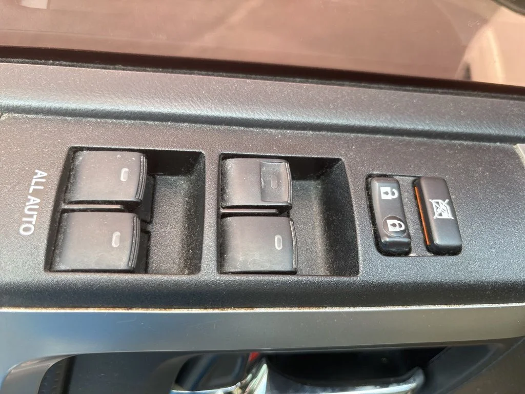 Used 2019 White Toyota SR5 Premium image 6