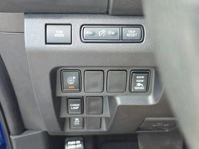 Used 2024 Bluestone Pearl Nissan SL image 26