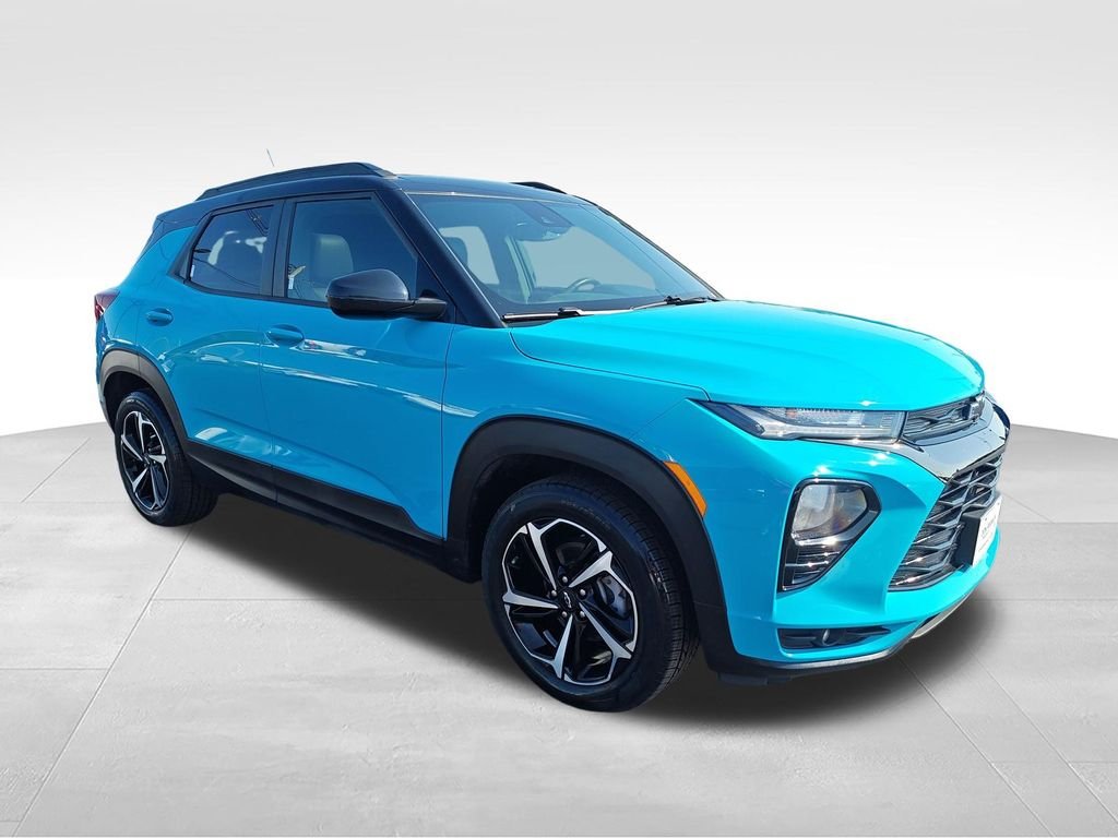 Used 2021 Green Chevrolet RS image 7