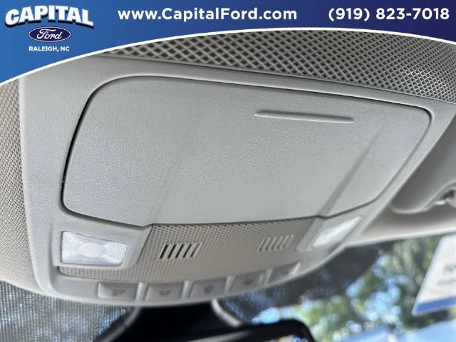 Used 2022 White Ford SEL image 32