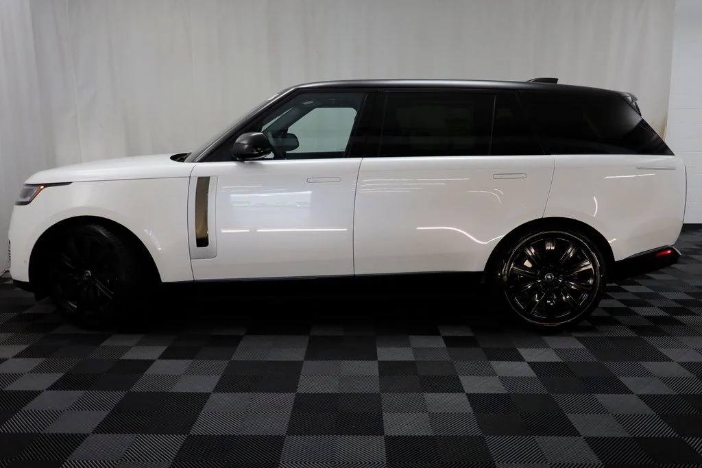 New 2025 White Land Rover SV image 6