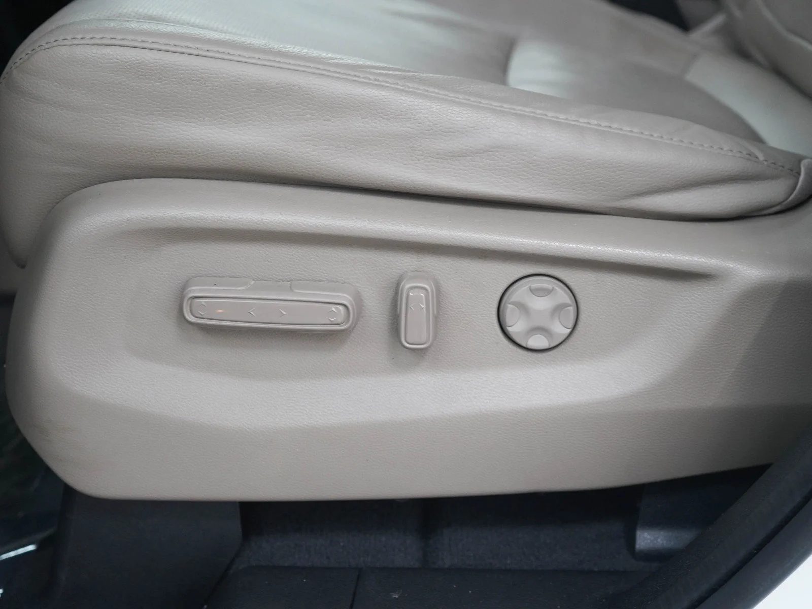 Used 2020 White Honda Elite Auto image 33