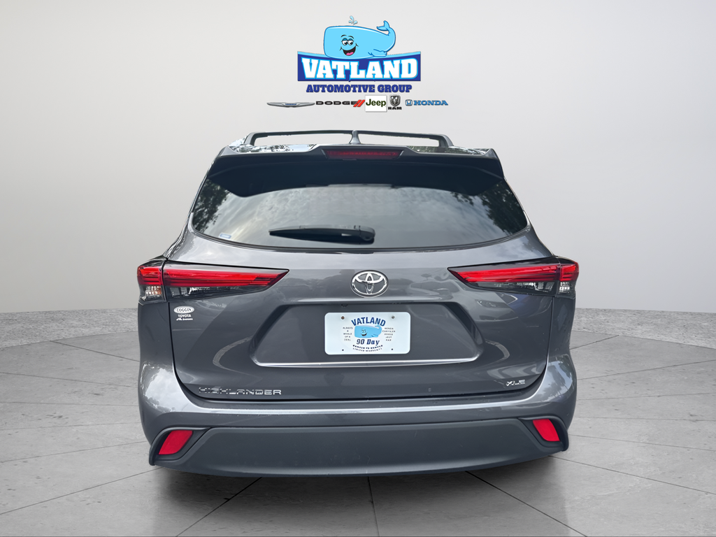 Used 2020 Gray Toyota XLE image 4