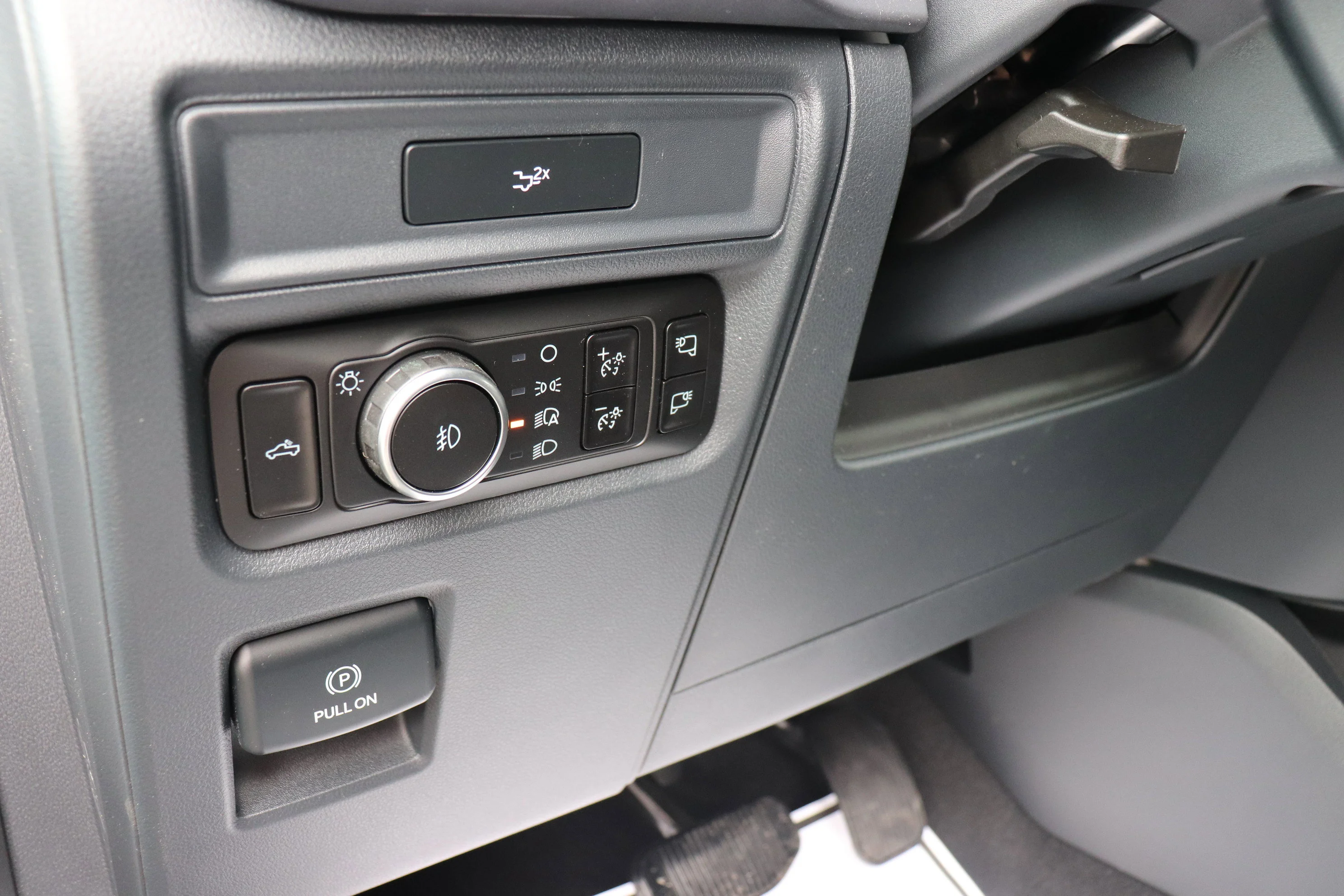 New 2026 OXFORD WHITE Ford XLT image 12