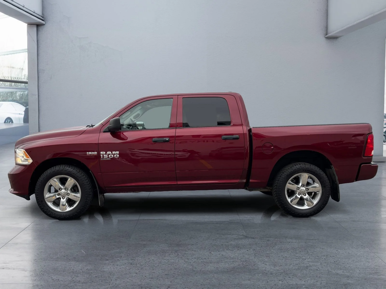 Used 2019 RED PEARL Ram Express image 2