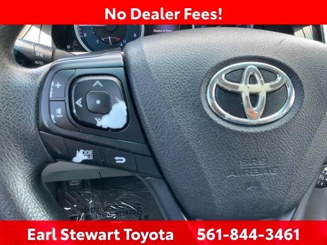 Used 2017 Silver Toyota LE image 36
