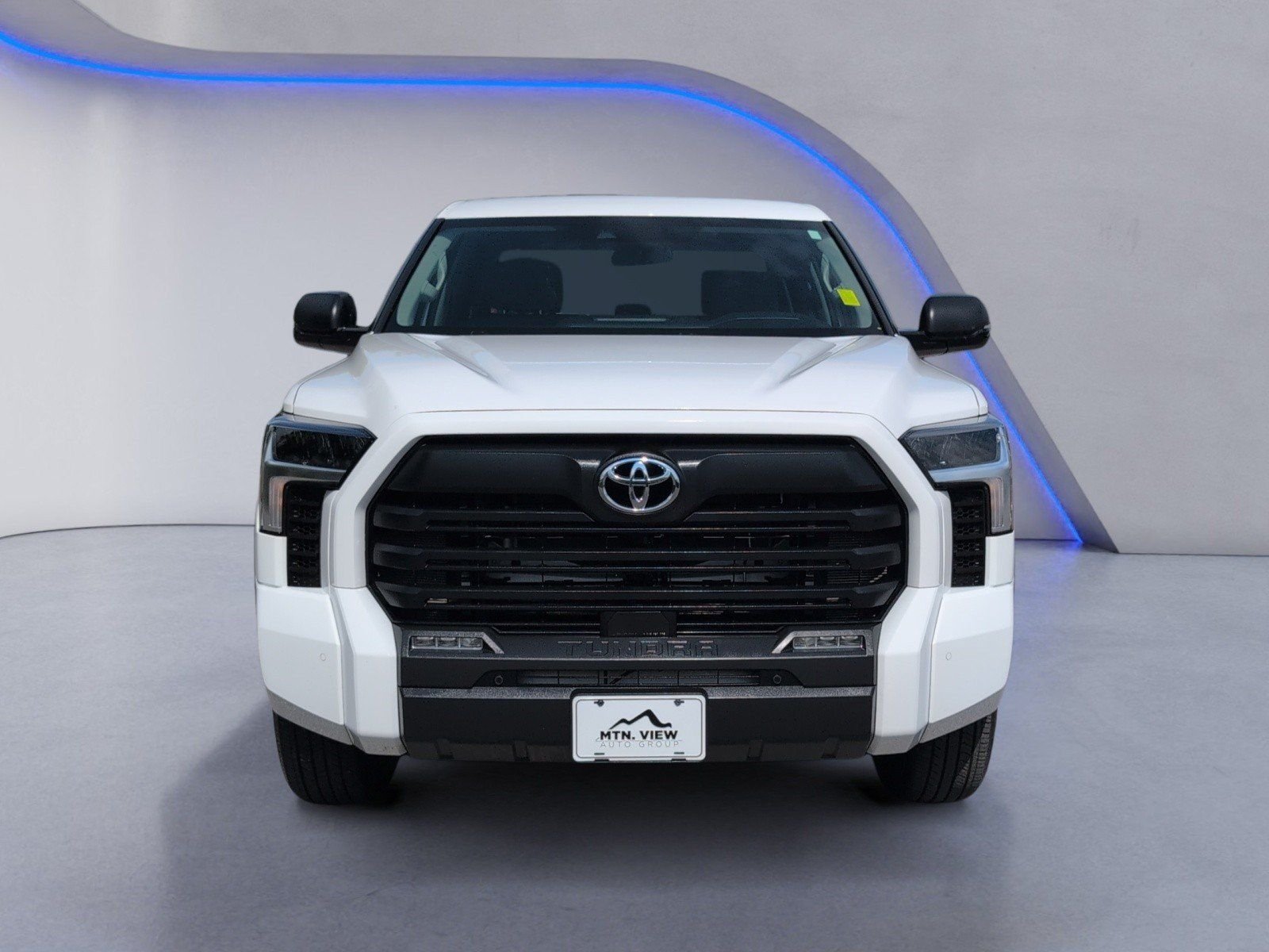 Used 2024 White Toyota SR5 image 13