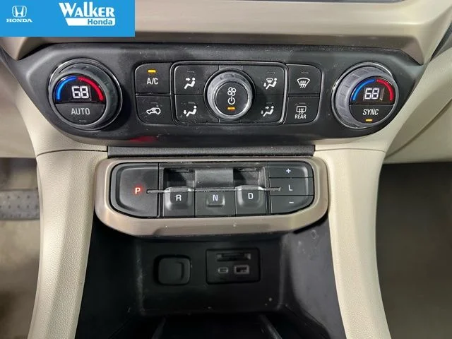 Used 2023 White GMC Denali image 35