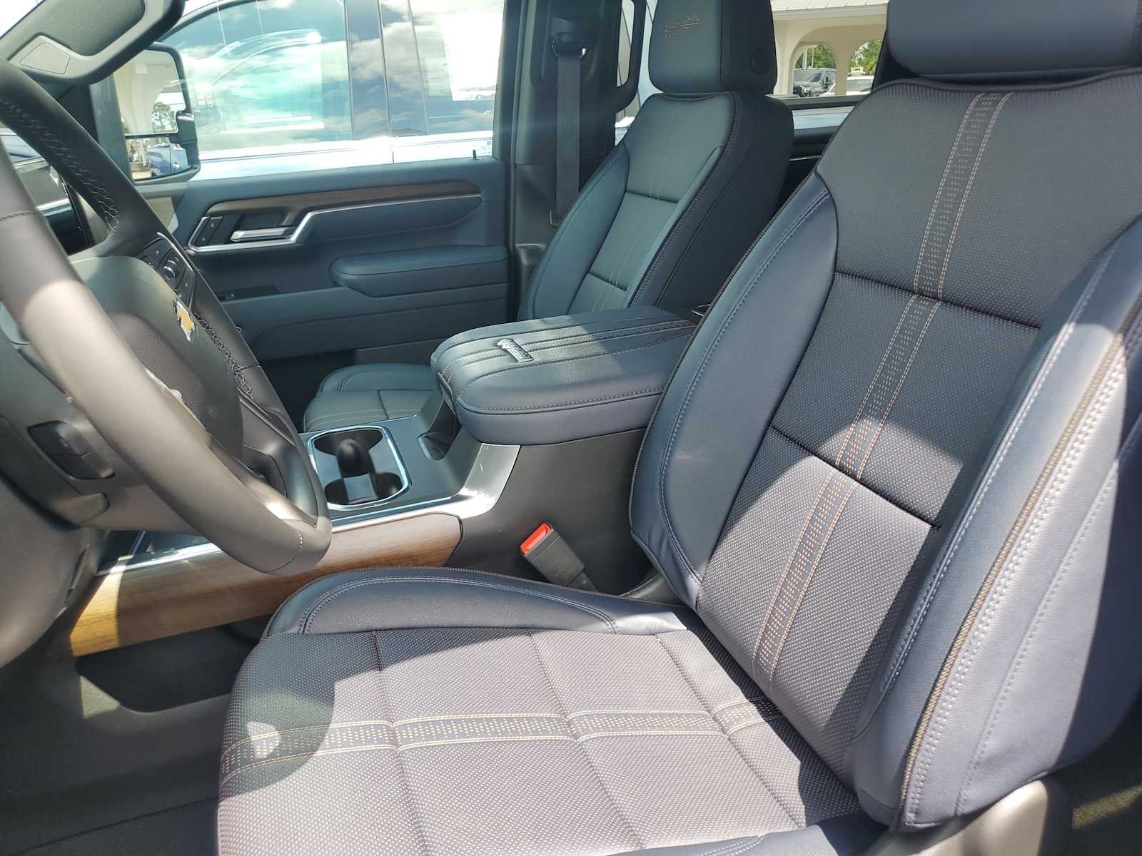 2026 Chevrolet Silverado 3500 HD High Country - Photo 19