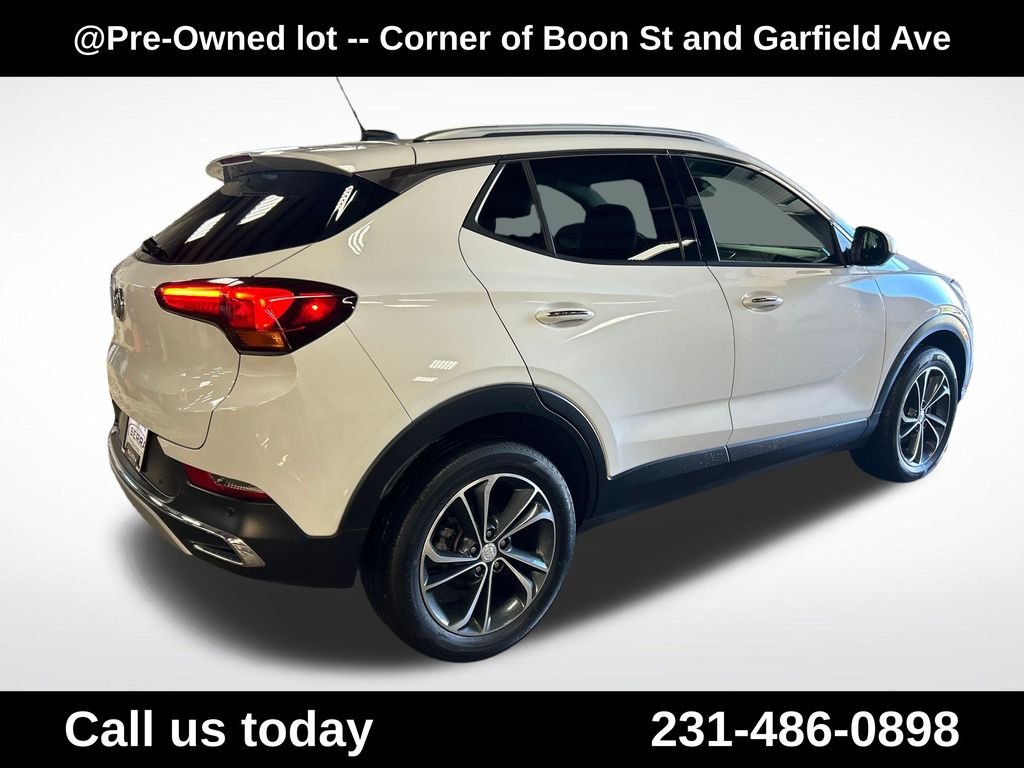 Used 2020 White Buick Essence image 5