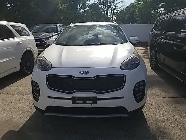 Used 2018 White Kia EX image 9