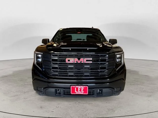 Used 2023 Onyx Black GMC Pro image 9