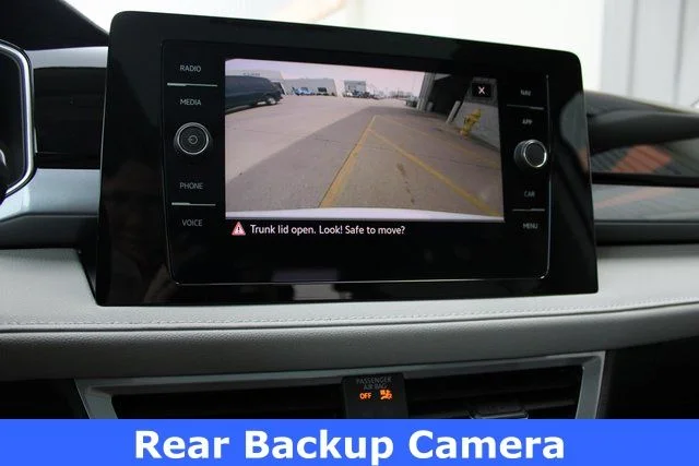 2025 Volkswagen Taos SEL - Photo 3