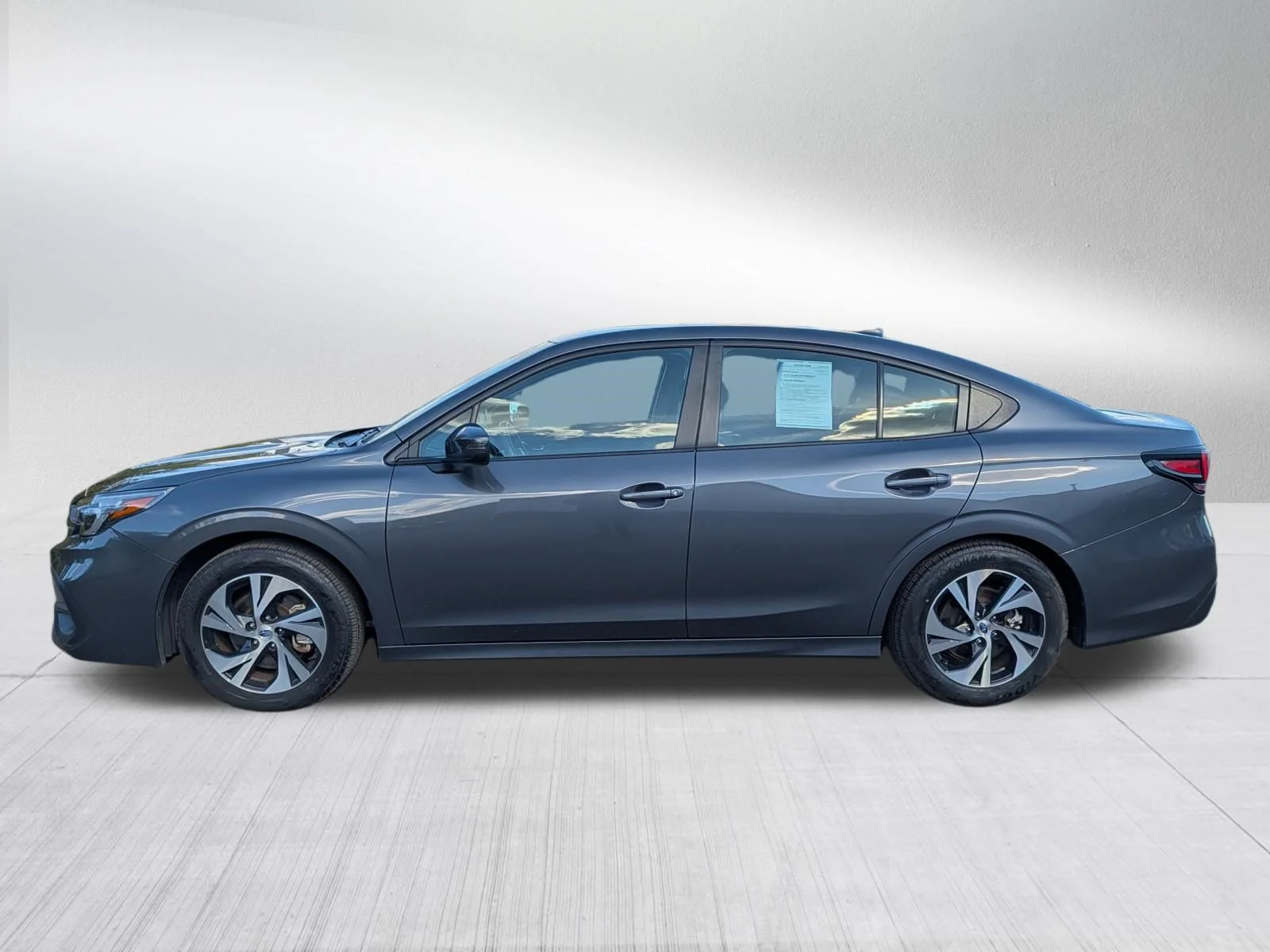 Used 2025 Magnetite Gray Metallic Subaru Premium image 4