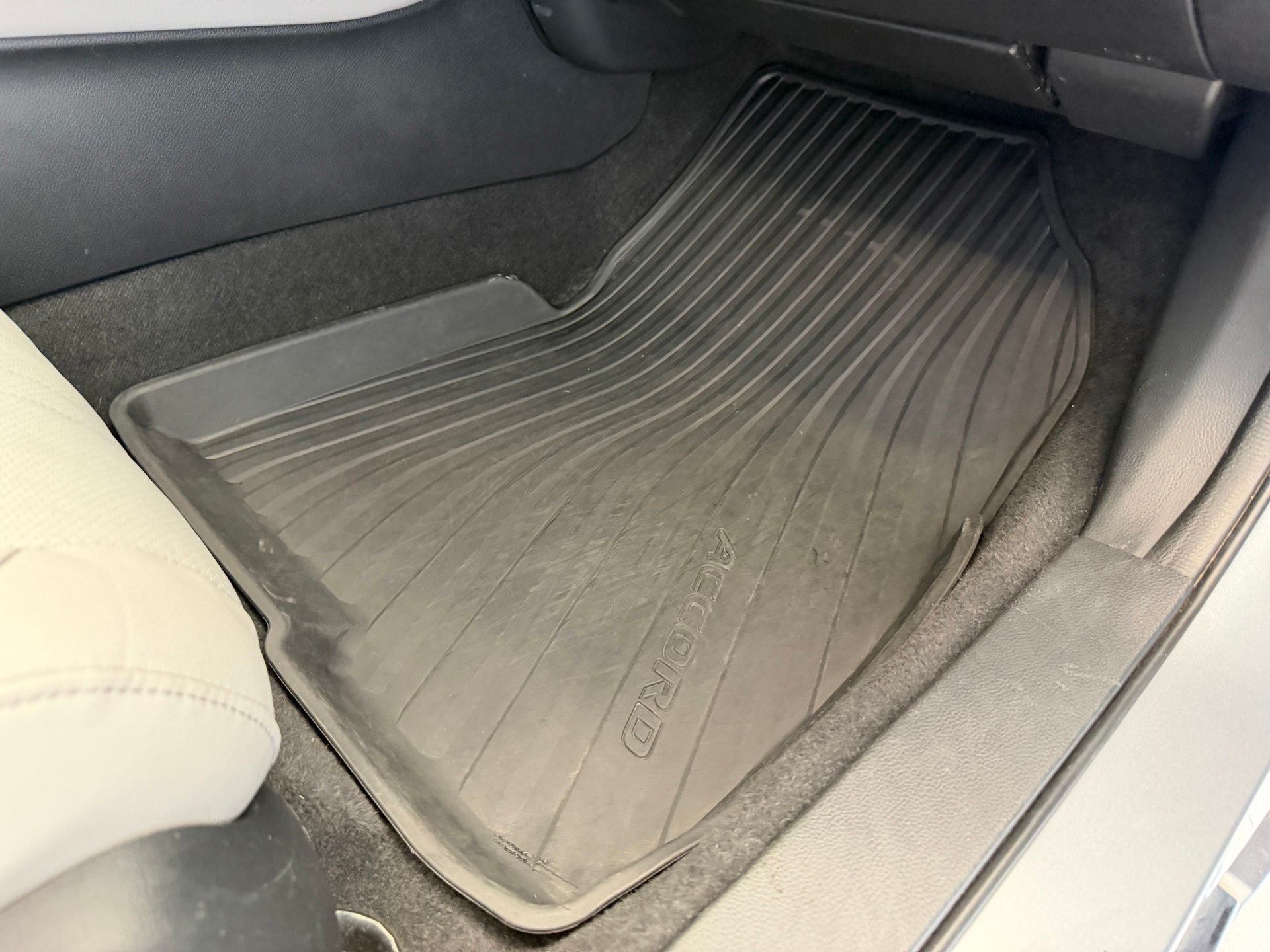 Used 2018 Silver Honda Touring image 48