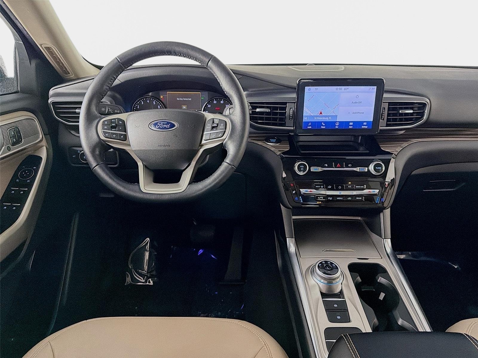 Used 2022 White Metallic Ford Limited image 24