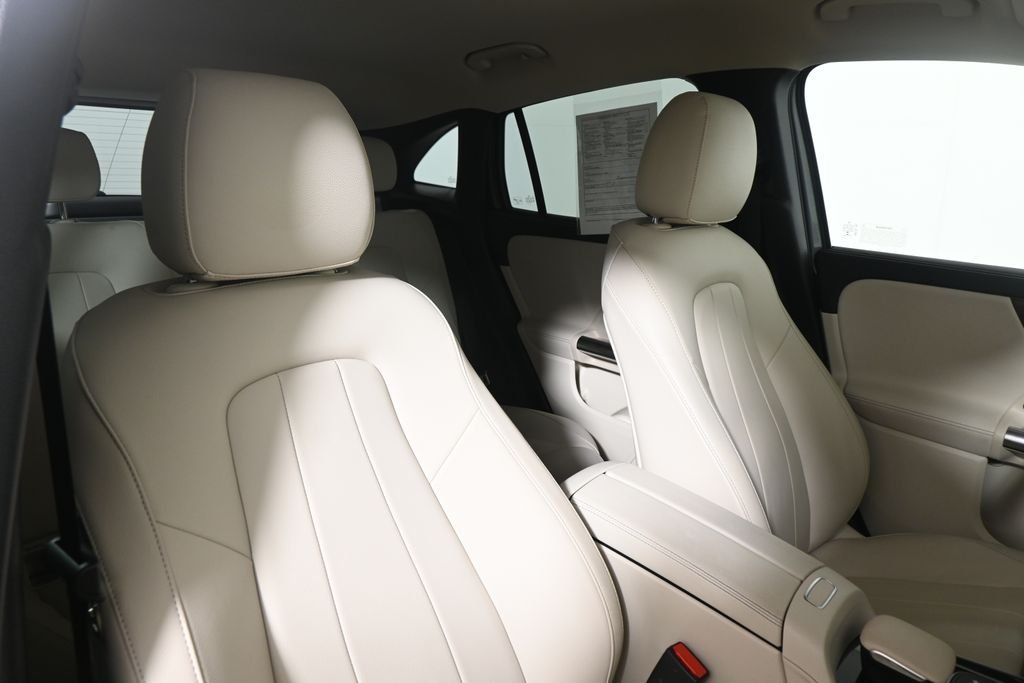 Used 2023 Mountain Gray Metallic Mercedes-Benz GLA 250 image 32