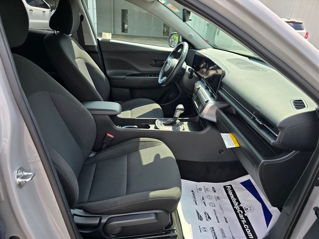 Used 2025 Gray Hyundai SEL image 14