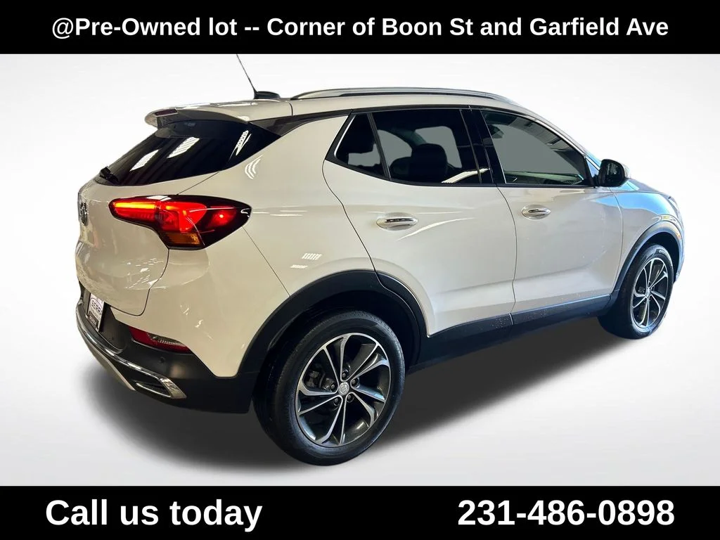 Used 2020 White Buick Essence image 5