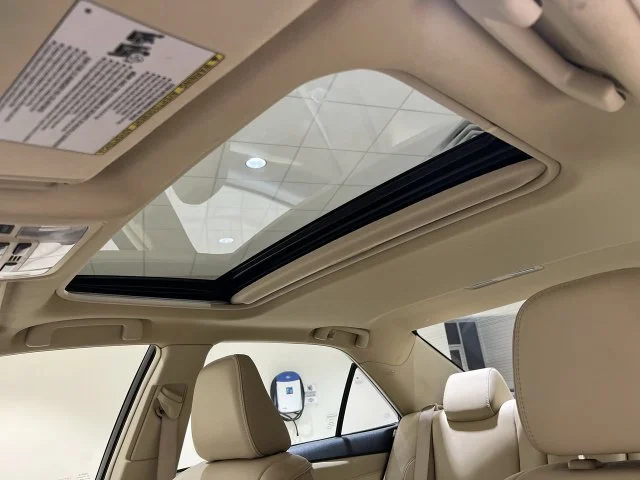 2017 Toyota Camry XLE - Photo 18