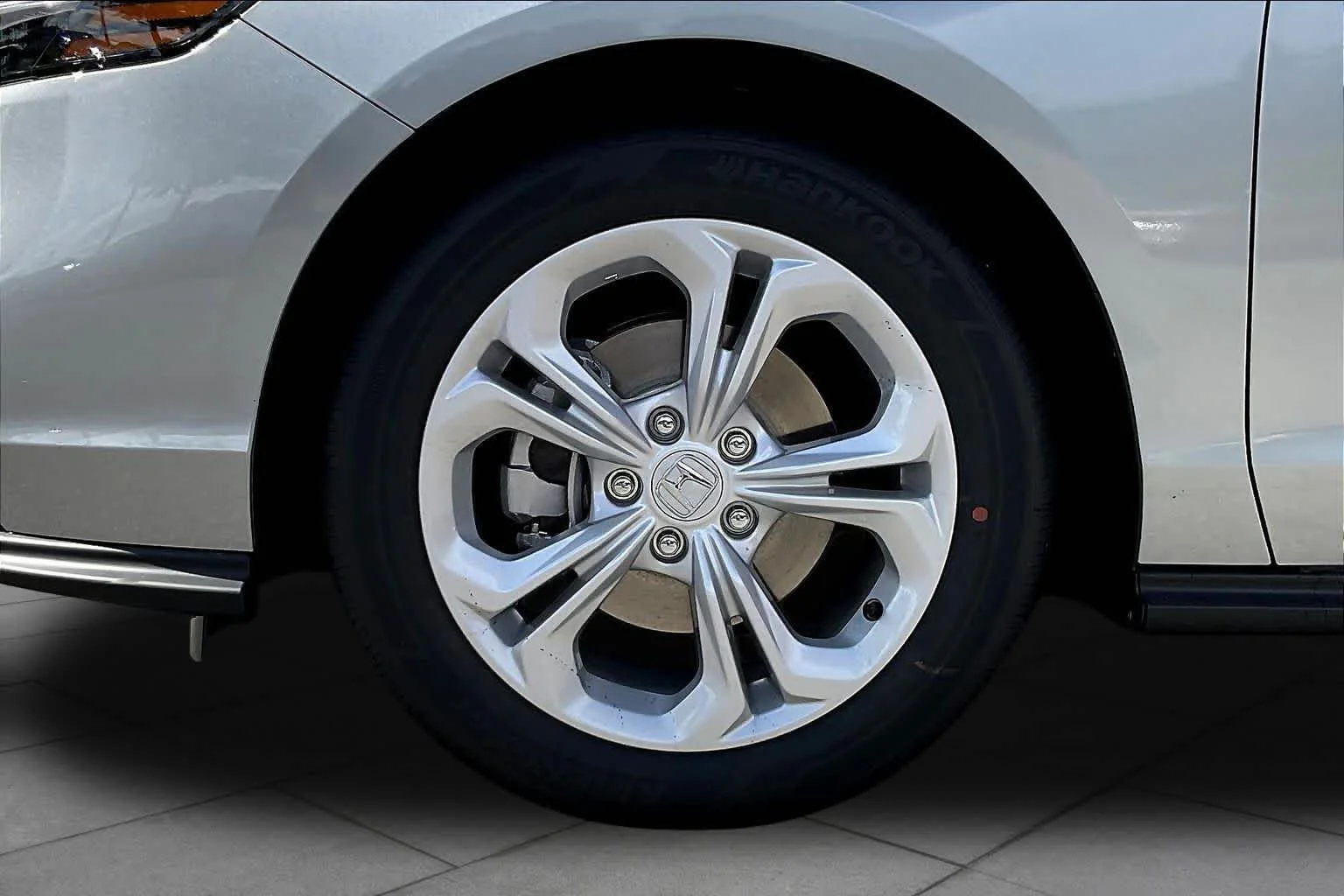 New 2026 Solar Silver Metallic Honda LX image 11