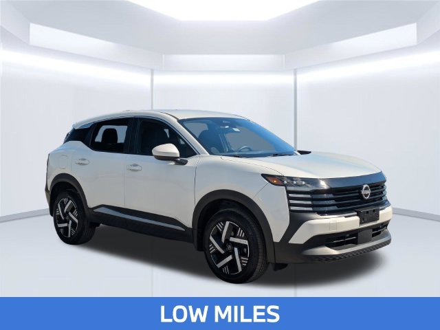 Used 2025 White Nissan SV image 9