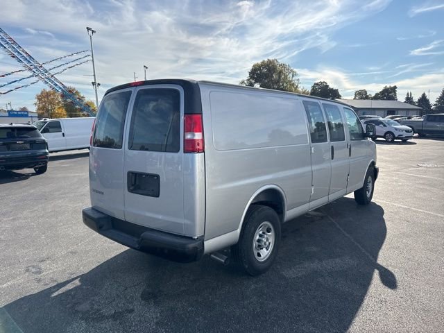 2025 Chevrolet Express Cargo Work Van - Photo 12